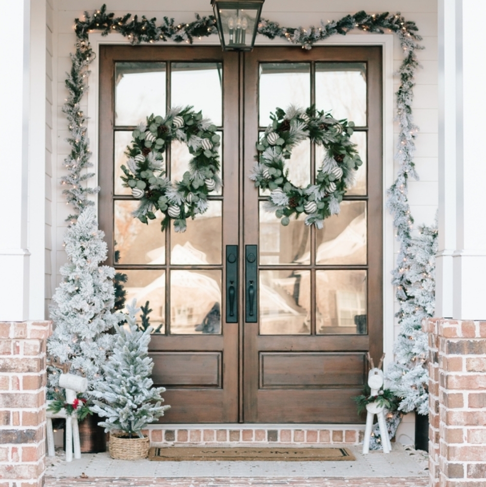 NWT RUSTIC FLOCKED CHRISTMAS LONG DOOR GARLAND 9FT